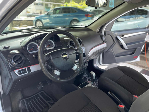 Imagen 9 de 11 de Chevrolet Aveo 1.6 Ls L4 At 2015
