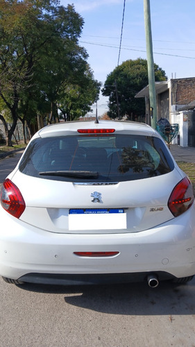 Peugeot 208 1.6 Feline