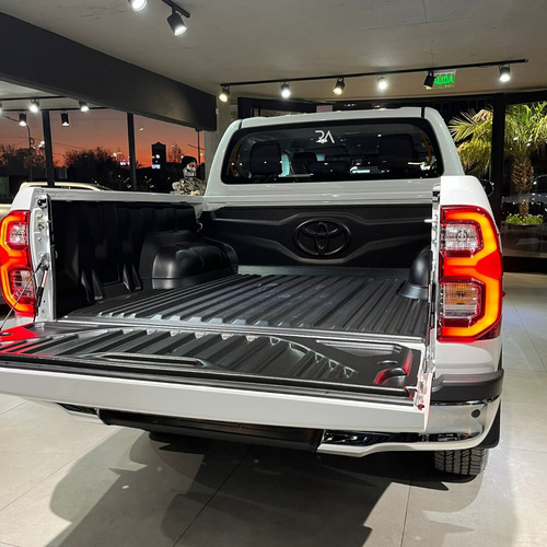 Imagen 19 de 19 de Toyota Hilux 2.8 Cd Srx 177cv 4x4 At