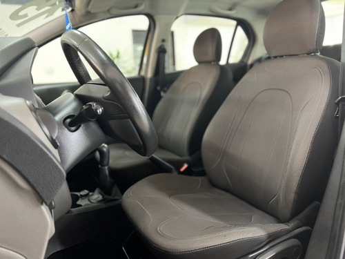 Imagem 8 de 9 de Renault Logan 1.6 Dynamique 8v Flex 4p Manual 2015 Cinza