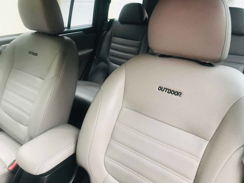 Mitsubishi Pajero Outdoor