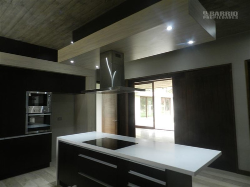 Imagen 13 de 24 de Casa En Venta De 5 Dormitorios En Colina