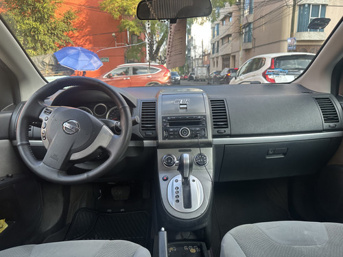 Nissan Sentra 2.0 Custom Cvt
