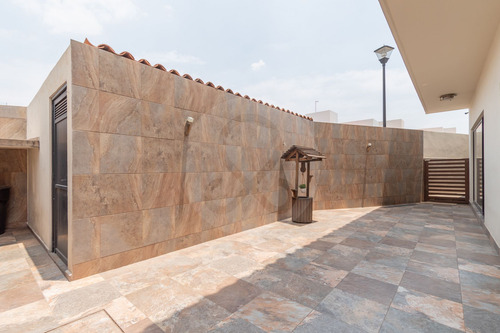 Casa En Venta En Bosque Esmeralda