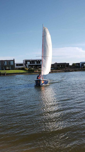 Imagen 20 de 22 de Velero Nuevo A Estrenar Dserra 16 Con Velas Mayor Y Foque.