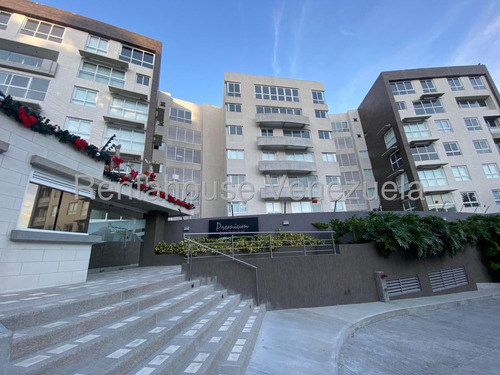 Apartamento Remodelado En Venta, Urb. Las Mercedes