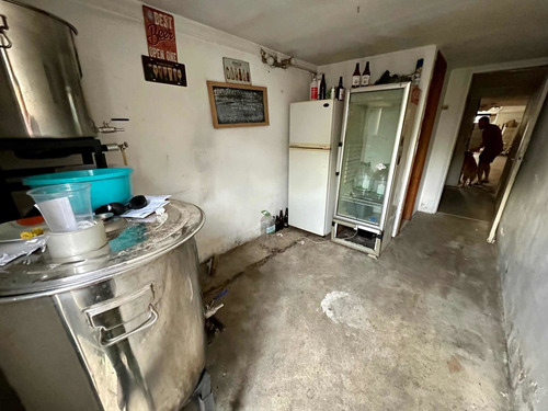 Imagen 12 de 14 de Linda Oportunidad! Prox. Almiròn Y Legrand. Muy Buena Ubicaciòn. Fondo Con Parrillero Y Garage, Mas Escritorio Con Baño En Planta Baja.