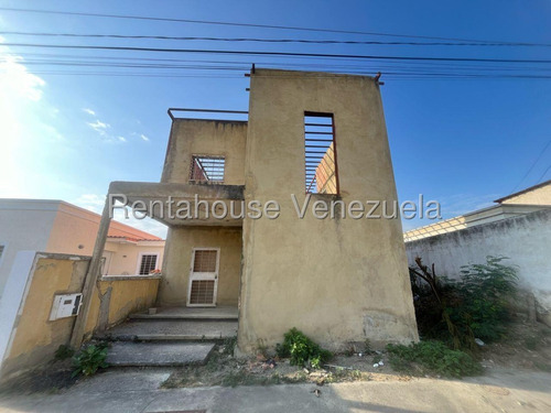 Venta Casa En Cabudare En Obra Gris, Ubicada En Un Urbanismo Cerrado Con Seguridad ,urb La Montanita Katty Vasquez Kv- Cod 25 -19913