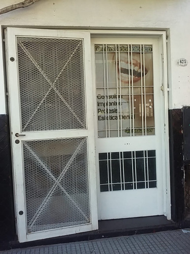 Imagen 2 de 10 de Local Comercial En Lanús Este