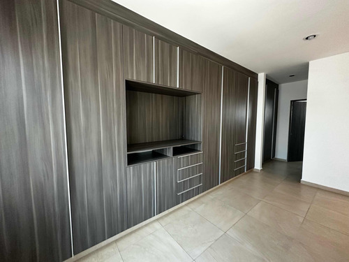 Venta Céntrica Con 5 R Y 4 B Roof Garden Y Alberca