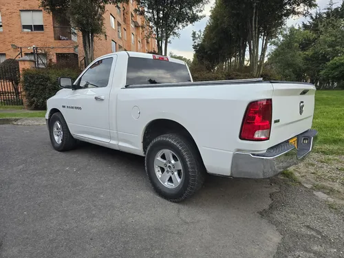 Dodge Ram 5.7 1500 Slt 4x2