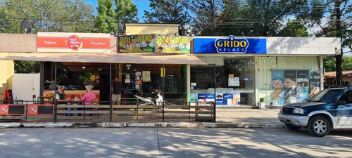 Imagen 2 de 14 de Icho Cruz, Casa Con Cuatro Locales Comerciales
