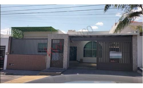 Casa En Venta De 1 Planta Frente Al Parque En Privada Juriquilla, En Uno De Los Lugares De Mayor ...