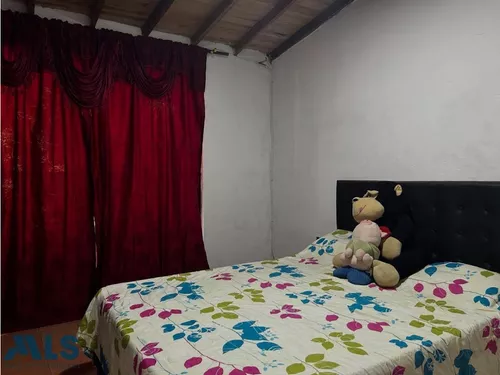 Casa 3 Niveles Con Opotunidad De Ampliación(mls#248282)