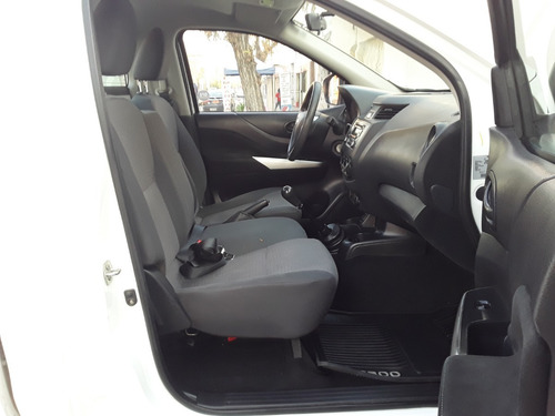 Imagen 11 de 22 de Nissan Np 300 Cabina Simple