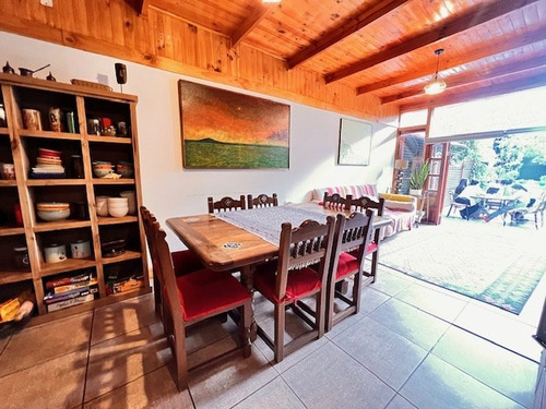 Casa En Venta De 5 Dorm. En Macul