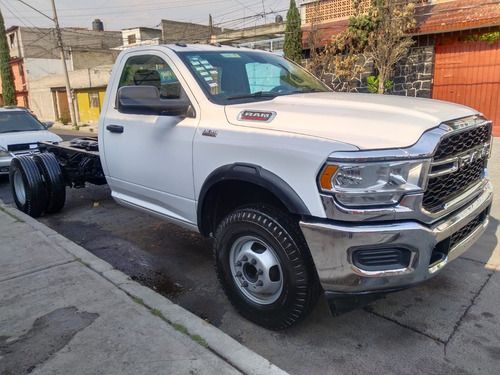 RAM 4000 5.7 Chasis Cabina Pl 4x2 Mt