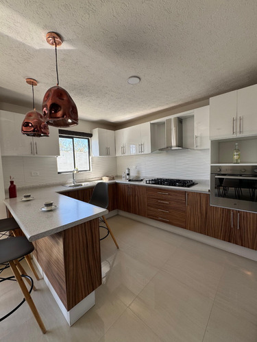 Casa Amplia En Venta Al Sur De Pachuca A 8 Min. De Plaza Explanada