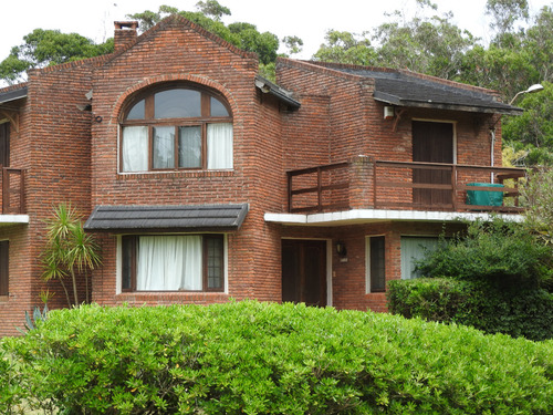 Hermosa Casa,con Vista Al Mar A 100 M Del Desplayado Impecable Estado