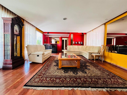 Casa En Venta De 8 Dorm. En Las Condes