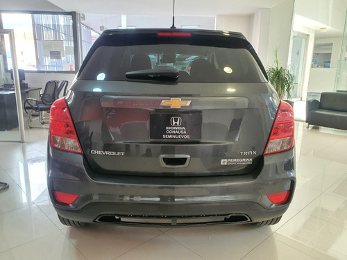 Imagen 4 de 15 de Chevrolet Trax Ls Paq. A 2017 99,746 Km Gris Basalt 5 Ptas