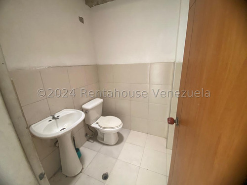 Ana Karina Molleja Vende Excelente Local Comercial En Zona Centro De Barquisimeto ,lara/akm
