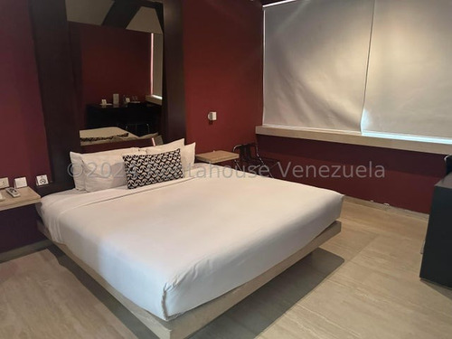 Leandro Manzano Edificio Comercial En Venta El Rosal Mls #24-21181 Mb
