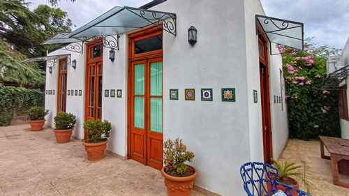 Salón Para Eventos Y Festejos Familiares En Quinta Arbolada