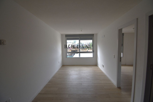 Apartamento Alquiler Puerto Buceo 1 Dormitorios Impecable A Metros De World Trade Center