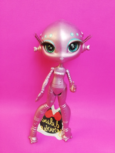 Mga Entertainment Novi Stars Muñeca Doll Alien 17cm 