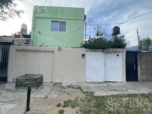 Imagen 2 de 15 de Venta De Casa De 3 Ambientes Con Cochera Y Patio En Wilde (28487)