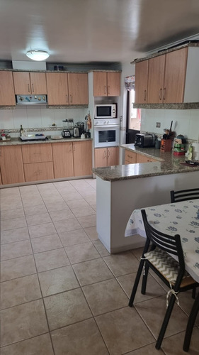 Imagen 8 de 11 de Venta De Hermosa Casa Andalue, San Pedro De La Paz