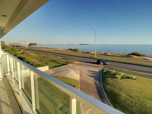 Apartamento En Alquiler - Frente Al Mar  Playa Mansa - Punta Del Este