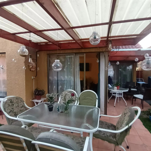 Casa En Venta De 4 D+3b En Consistorial/antupiren, Peñalolén