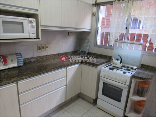 Chalet Típico De Punta Del Este, A 4 Cuadras De Playa Mansa- Ref: 6448