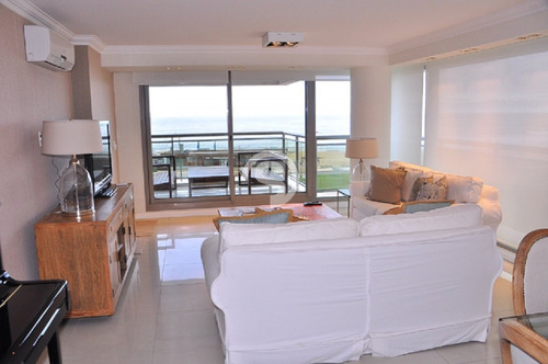 Apartamento En Alquiler - Brava- Ref: 2718