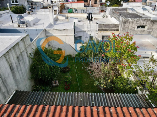 Pocitos Casa Padrón Único,  5 Dormitorios, 2 Baños, 2 Estufa Leña