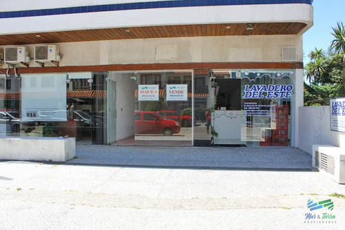 Alquilo O Vendo Local A La Calle En Punta Del Este, Peninsula.