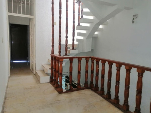 Imagen 6 de 15 de En El Corazón De La Ciudad; Hazte De Esta Casa Con Local Co