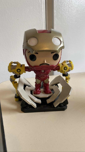 Juguete Funko Pop Deluxe Iron Man 2 Gantry Glow Edition 905