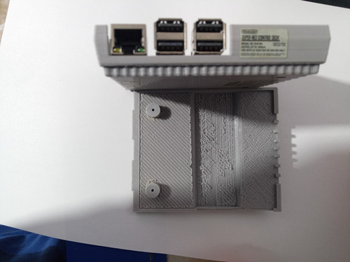 Raspberry Pi3 Pi 3 Model B Quadcore 1.2ghz Com Case + Tomada (Usado)