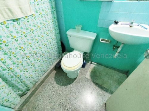 Amplia Casa En Venta Ubicada En Calle Tranquila Y Segura De El Paraíso Cabudare,gabriela C