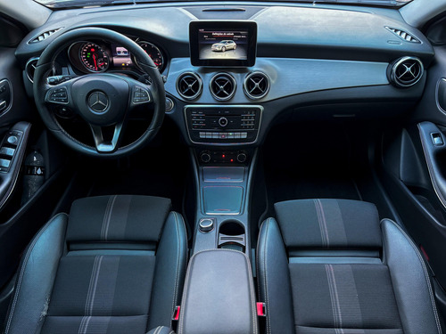 Mercedes-Benz Classe GLA 1.6 Advance Turbo Flex 5p