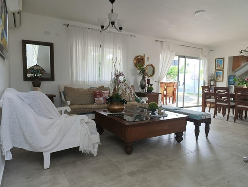 Casa En Alquiler En Primaveral, Bávaro, Punta Cana, 260m2