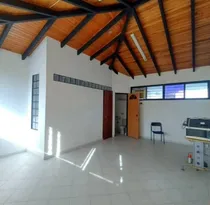 Comprar Local Doble 2 Niveles Con 2 Baños Centro Comercial Fachada Pie De Calle Conjutos Residenciales Zona Alta Amplio 65 Metros Bodegon Spa Venta De Repuestos Rifas Papeleria Arreglos Fabrica Zapateria