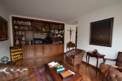 Apartamento En Venta En El Nogal. Cod V12046