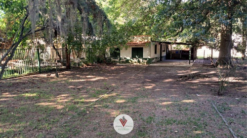 Casa En Venta Ubicada En Calle Los Alamos Entre Los Gladiolos Y Las Lilas. Villanueva, Buenos Aires.