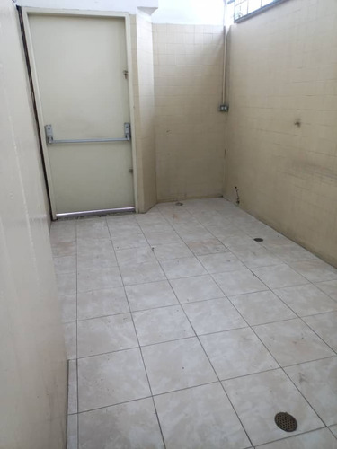 Imagen 18 de 30 de Alquiler De Planta Comercial En Edificio Boleita Sur
