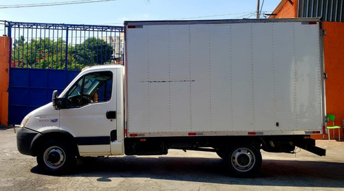 Iveco Daily 35s14 - 2015 (caminhonete)