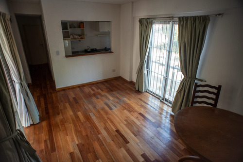 Venta Dpto. 3 Amb Con Cochera Y Bau. Bernal Centro